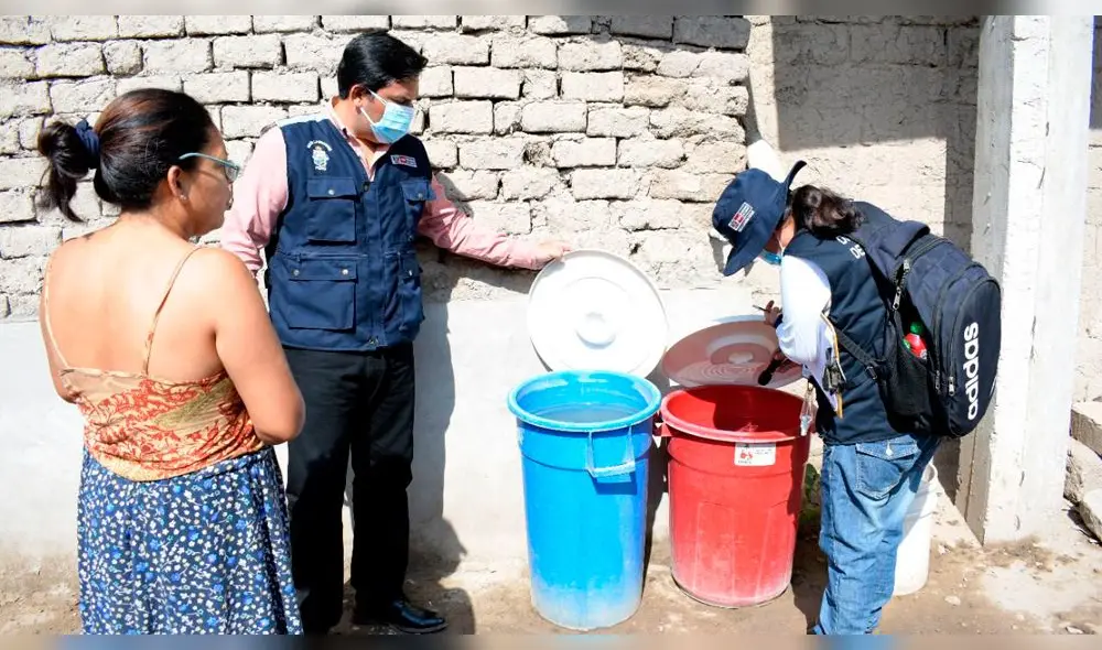 Gerente regional de Salud, Alipio Rivas, supervisó control larvario contra el dengue en Saltur. Foto: Geresa Gerente regional de Salud, Alipio Rivas, supervisó control larvario contra el dengue en Saltur. Foto: Geresa