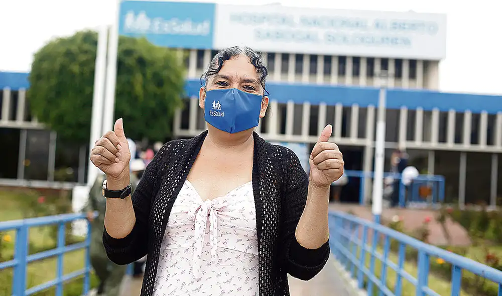 ¡Vacúnate ya! Rosa Acosta se infectó dos veces y pudo superarlo, La tercera vez llegó a UCI y entonces comprendió la importancia de estar inmunizada. Foto: Félix Contreras/ La República ¡Vacúnate ya! Rosa Acosta se infectó dos veces y pudo superarlo, La tercera vez llegó a UCI y entonces comprendió la importancia de estar inmunizada. Foto: Félix Contreras/ La República