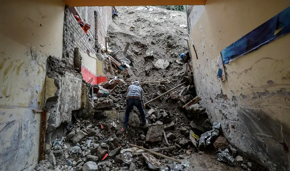El gobernador regional anunció que se reubicará a las familias de la zona en el mediano plazo a fin de que estén a buen recaudo. Foto: La República El gobernador regional anunció que se reubicará a las familias de la zona en el mediano plazo a fin de que estén a buen recaudo. Foto: La República