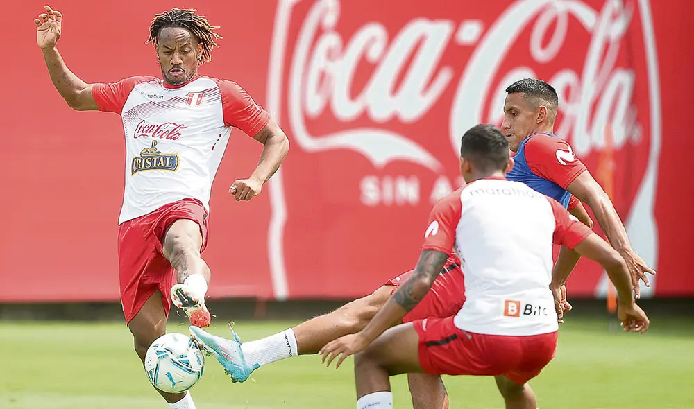 De a pocos. Carrillo, Callens y Trauco se unieron a las prácticas. Foto: FPF