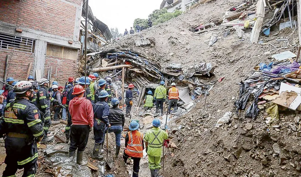 Remoción. Durante cuatro días, las brigadas de rescate removieron escombros y permitieron hallar los cuerpos de ocho personas. Foto: difusión Remoción. Durante cuatro días, las brigadas de rescate removieron escombros y permitieron hallar los cuerpos de ocho personas. Foto: difusión