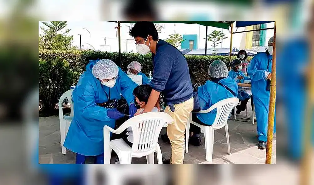 Baja. Geresa impulsará campañas de vacunación y formará más brigadas para inmunizar las dosis que faltan. Foto: La República Baja. Geresa impulsará campañas de vacunación y formará más brigadas para inmunizar las dosis que faltan. Foto: La República