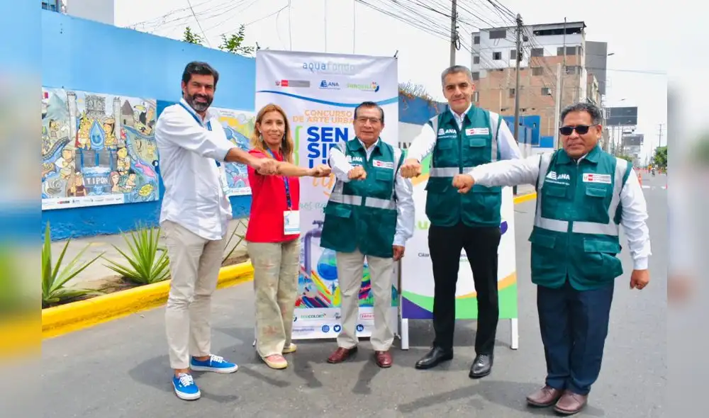 Finalistas exhibieron sus creaciones en la institución educativa Nuestra Señora de Lourdes. Foto: difusión