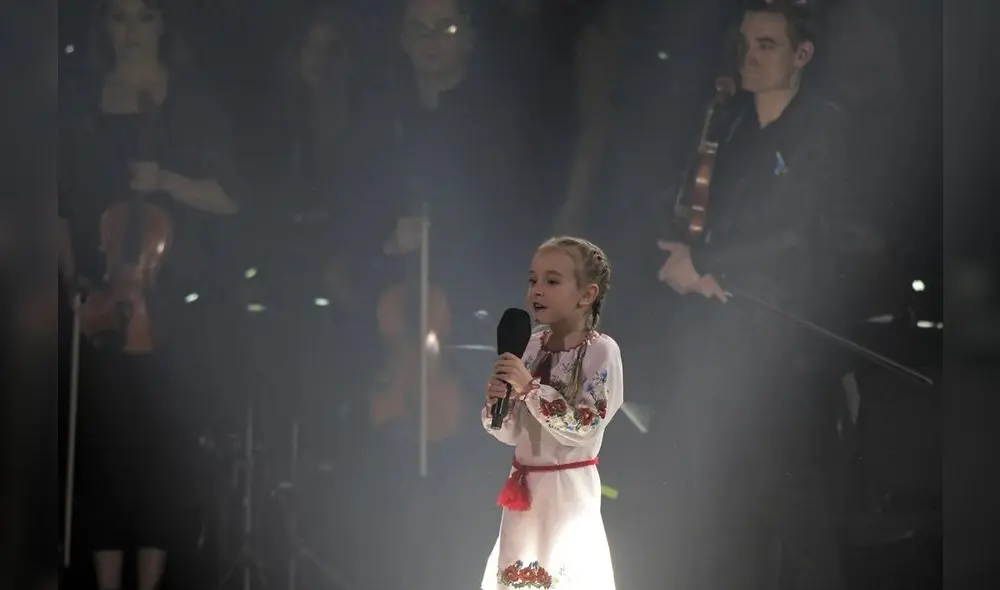 Amelia Anisovych lució un vestido bordado tradicional ucraniano. Video: TVN Lodz Polonia Amelia Anisovych lució un vestido bordado tradicional ucraniano. Video: TVN Lodz Polonia