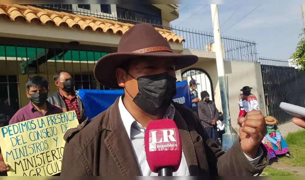 Alcalde del distrito de Caylloma, Leonardo Huaccha Condo, apoya reclamos de ciudadanos. Foto: URPI/Alexis Choque Alcalde del distrito de Caylloma, Leonardo Huaccha Condo, apoya reclamos de ciudadanos. Foto: URPI/Alexis Choque