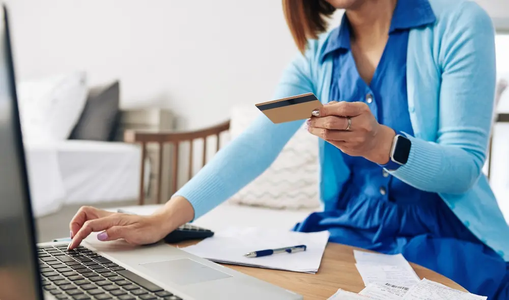 En Perú el 51% de hombres afirma que en los últimos 12 meses ha estado ahorrando, mientras que las mujeres son un 42%. Foto: Envato. En Perú el 51% de hombres afirma que en los últimos 12 meses ha estado ahorrando, mientras que las mujeres son un 42%. Foto: Envato.