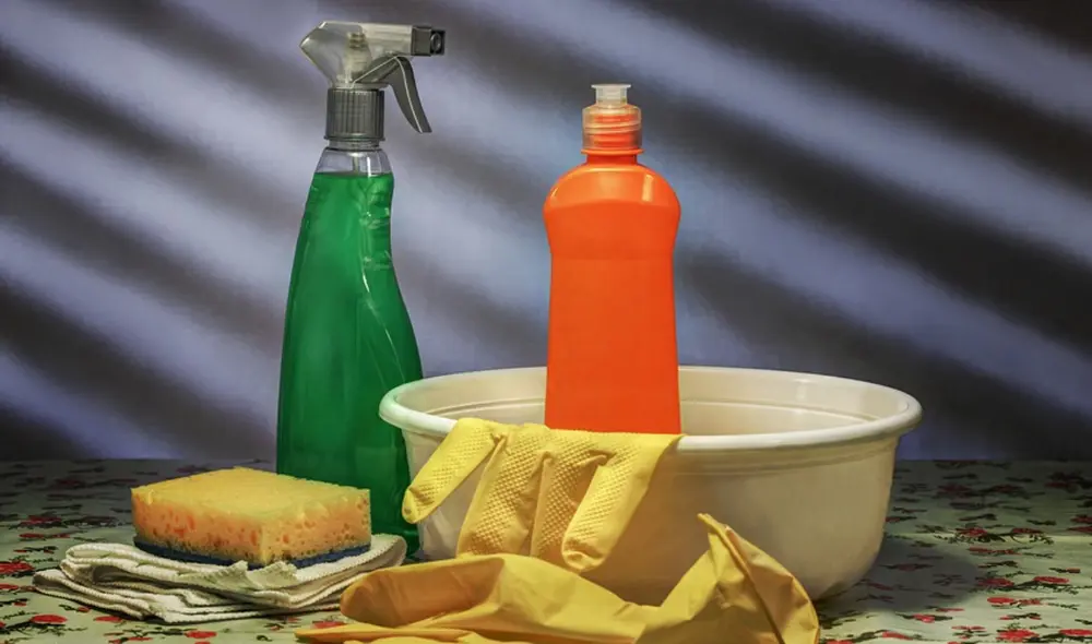 Se debe tener cuidado al limpiar las manchas de pintura para evitar dañar el suelo. Foto: Pixabay