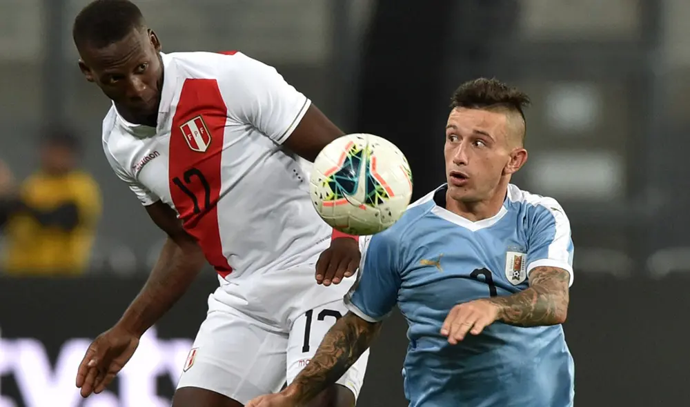 Perú no gana ni empata contra Uruguay como visitante desde el 2004. Foto: AFP