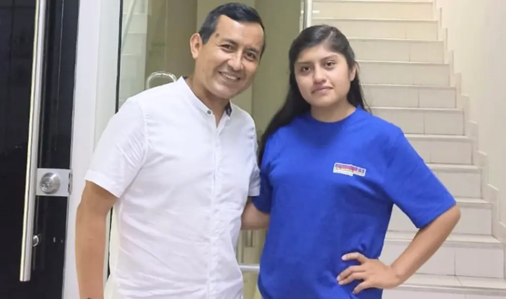 Aníbal Malger junto a Asucena Sihuay, quien logró el primer puesto del último examen de admisión de la UNI. Foto: Eureka