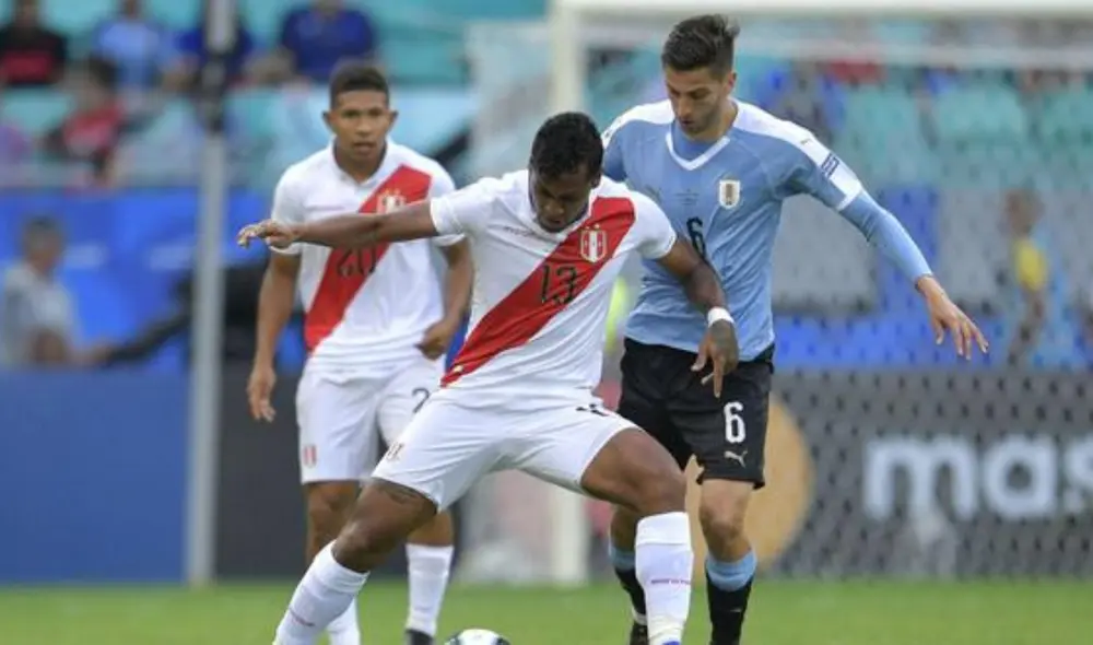 Perú no gana ni empata contra Uruguay como visitante desde el 2004. Foto: AFP