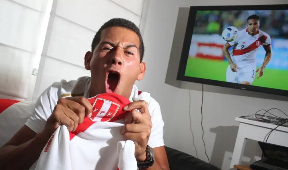 La radio es la señal que presenta menos retraso en las transmisiones en vivo, seguida de la televisión análoga. Foto: Eric Villalobos/La República