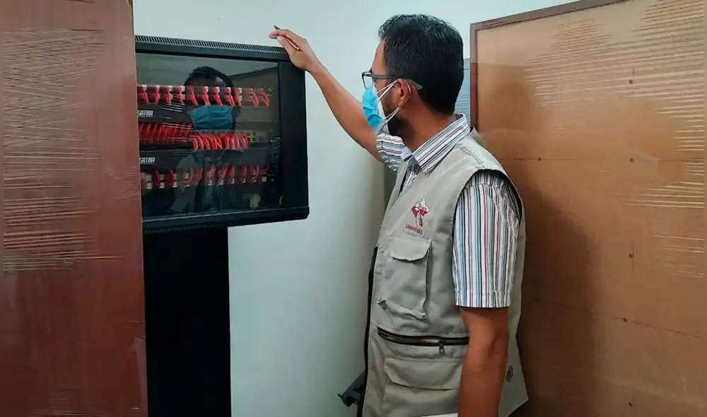 Un equipo técnico visitó los colegios para cumplir con el proyecto regional de banda ancha. Foto: GRTC. Un equipo técnico visitó los colegios para cumplir con el proyecto regional de banda ancha. Foto: GRTC.