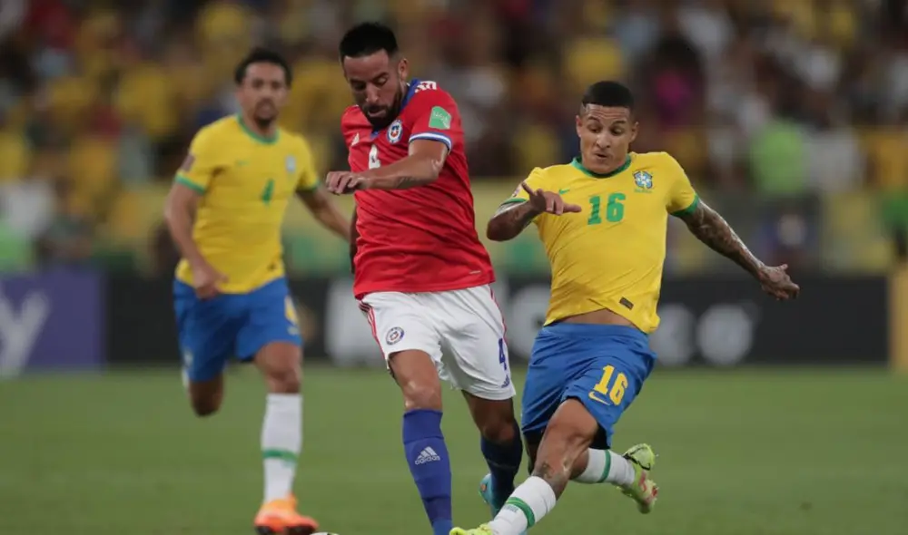 La selección brasileña se viene imponiendo sobre La Roja. Foto: EFE