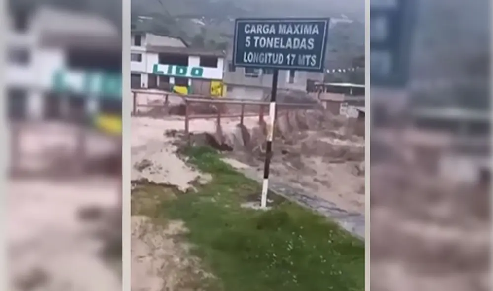 Ante el desborde del río, los vehículos tuvieron que retornar por el impedimento de pase. Foto: captura de Radio Ilucán
