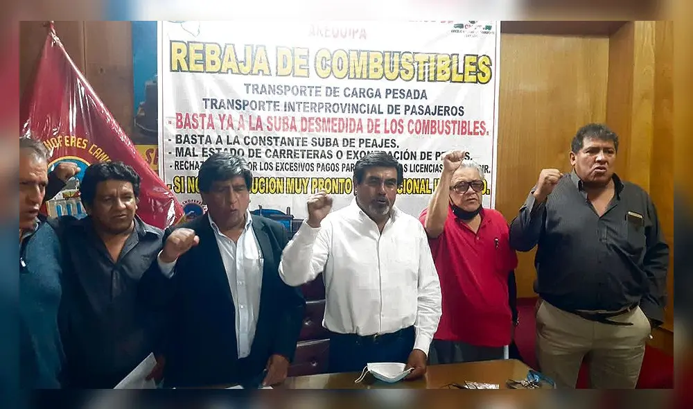 Parada. Obra para descontaminar el Titicaca no avanza. Foto: La República Parada. Obra para descontaminar el Titicaca no avanza. Foto: La República