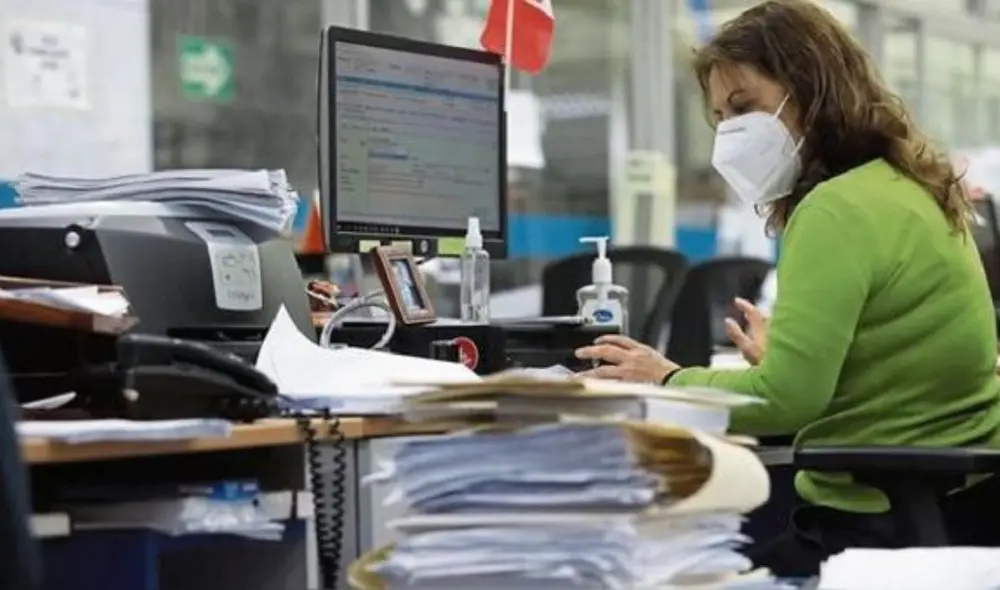 Proyecto de ley busca fortalecer poder adquisitivo de los trabajadores que cuentan con más de un empleo. Foto: Andina.