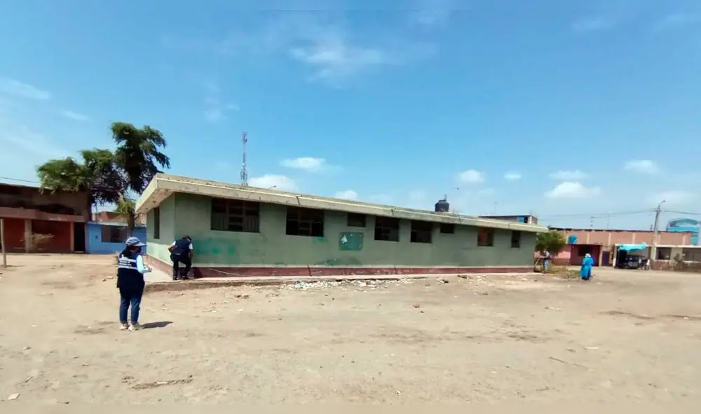 Funcionarios de la Geresa inspeccionan local donde funcionará el Centro de Salud Mental Comunitario de Picsi. Foto: Geresa