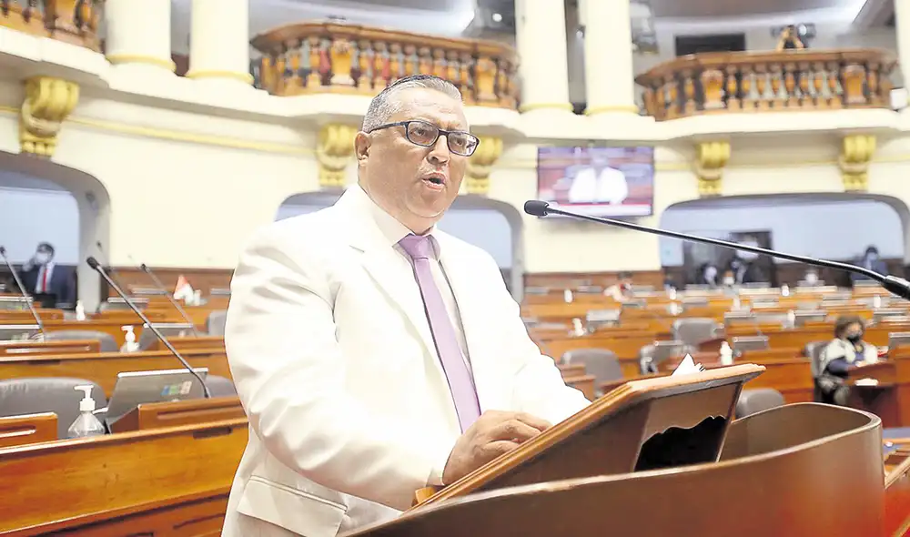 Cuestionado. Condori se defendió mientras buscaba aliados en la derecha. Foto: difusión Cuestionado. Condori se defendió mientras buscaba aliados en la derecha. Foto: difusión