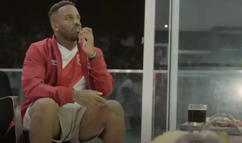 Jeffersón Farfán mostró su desconcierto tras el gol no cobrado de Perú en el duelo contra Uruguay. Foto: Jefferson Farfán Oficial