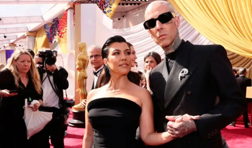Kourtney Kardashian y Travis Barker llegaron juntos a la alfombra roja de los Premios Oscar 2022. Foto: Twitter Kourtney Kardashian y Travis Barker llegaron juntos a la alfombra roja de los Premios Oscar 2022. Foto: Twitter