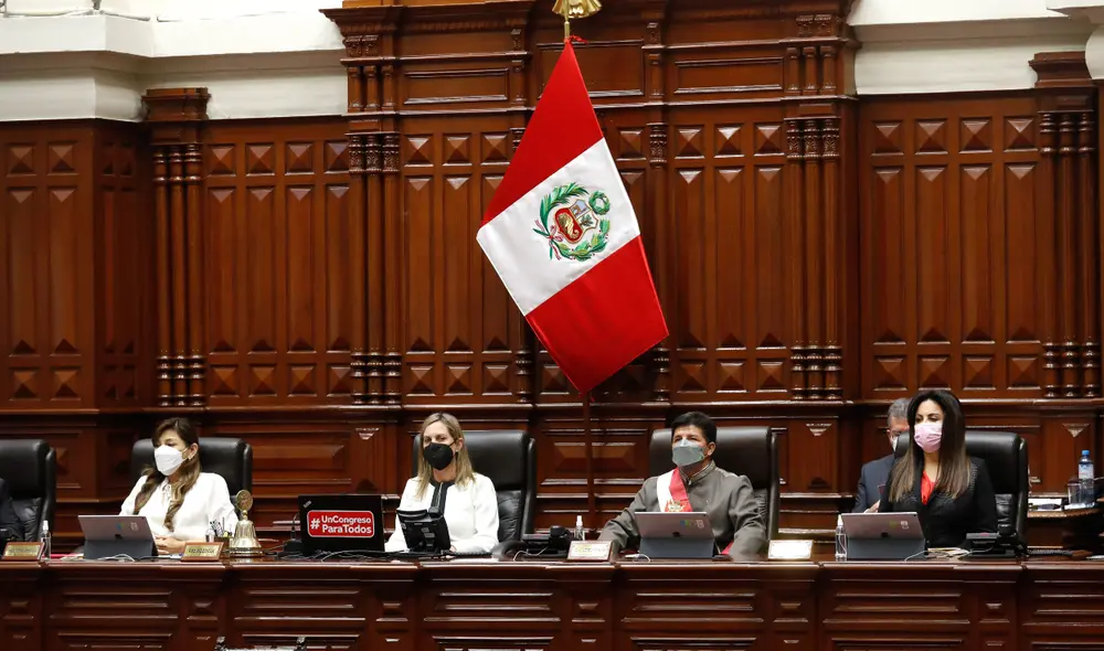 Integrantes de la Mesa Directiva del Congreso (Lady Camones, María del Carmen Alva y Lady Camones) en compañía del jefe de Estado peruano, Pedro Castillo. Foto: Presidencia. Integrantes de la Mesa Directiva del Congreso (Lady Camones, María del Carmen Alva y Lady Camones) en compañía del jefe de Estado peruano, Pedro Castillo. Foto: Presidencia.