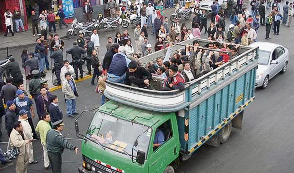 Se registraron Bloqueos. Gremio de transportistas de carga tomaron las principales vías nacionales en el primer día de paro indefinido. Foto: difusión Se registraron Bloqueos. Gremio de transportistas de carga tomaron las principales vías nacionales en el primer día de paro indefinido. Foto: difusión
