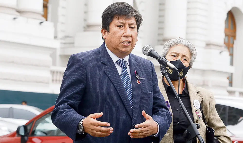 Aliados. Nuevamente Cerrón (PL) juega en pared con FP. Foto: La República/ Carlos Contreras.