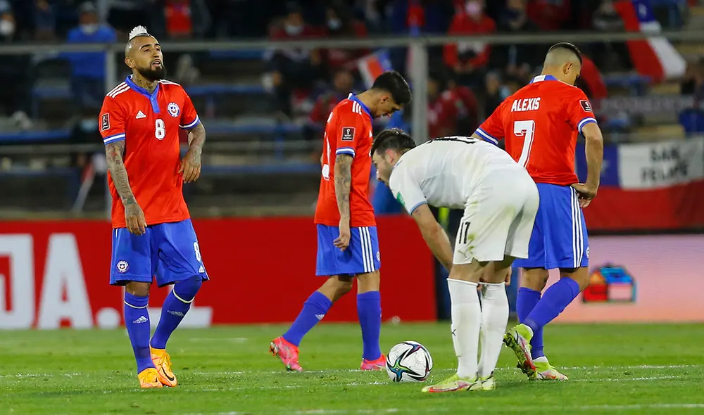 Chile perdió con Uruguay y no asistirá al Mundial de Qatar 2022. Foto: EFE