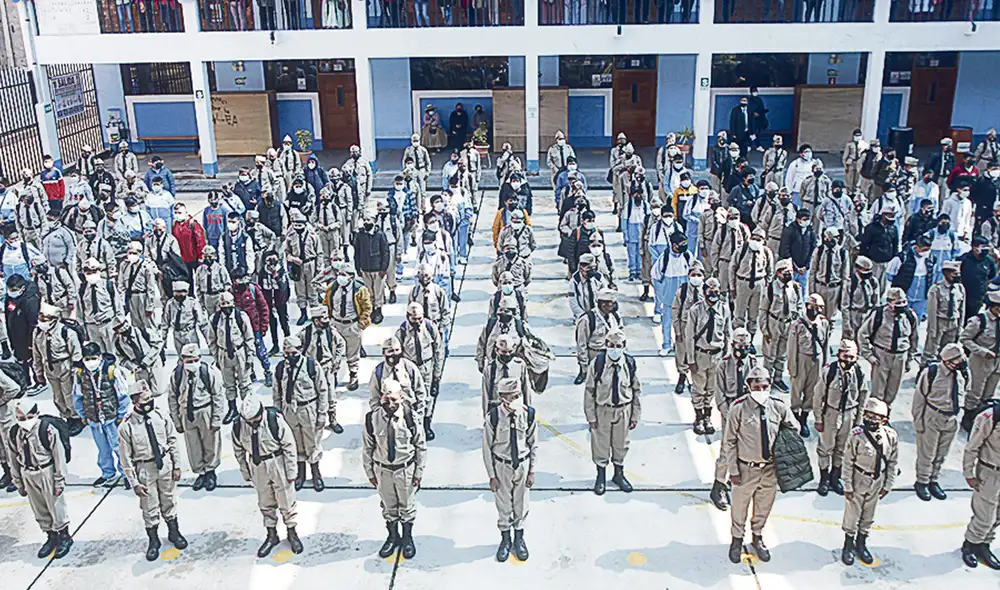 De regreso. La pandemia ha originado la pérdida de aprendizajes y el retroceso de escolares en comprensión lectora. Foto: Juan Carlos Cisneros/La República