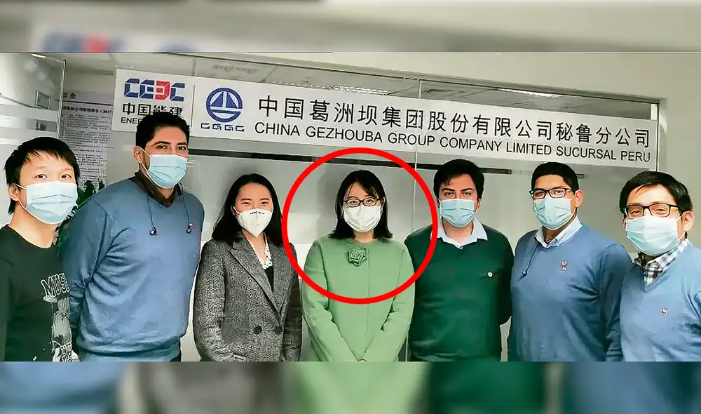 Enlace. Al centro, Zhang Xia, representante de China Gezhouba Group, vinculada con los Pasapera. Foto: difusión