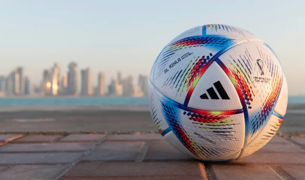 La FIFA aseguró que el balón de Adidas "ofrece grados óptimos de precisión y fiabilidad". Foto: FIFA La FIFA aseguró que el balón de Adidas "ofrece grados óptimos de precisión y fiabilidad". Foto: FIFA