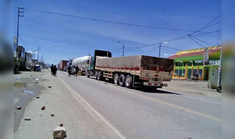 Tercer día del paro de transportistas de carga por aumento en el precio de combustibles. Foto: Andina Tercer día del paro de transportistas de carga por aumento en el precio de combustibles. Foto: Andina