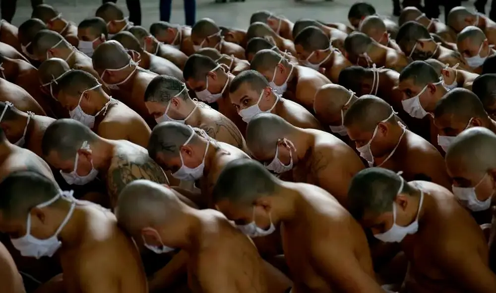 El mayor logro de Nayib Bukele quedó en entredicho luego de que una investigación periodística lo atribuyera a un pacto con la pandilla Mara Salvatrucha (MS13). Foto: EFE