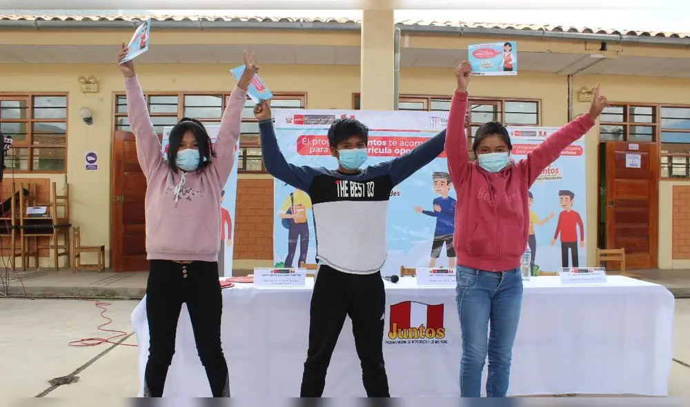 Ellos iniciaron sus clases de tercero de secundaria de manera presencial. Foto: La República Ellos iniciaron sus clases de tercero de secundaria de manera presencial. Foto: La República