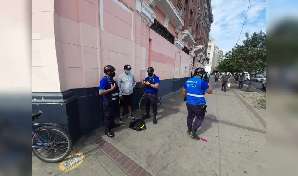 Los ladrones fueron trasladados a la comisaría de Alfonso Ugarte. Foto: MML