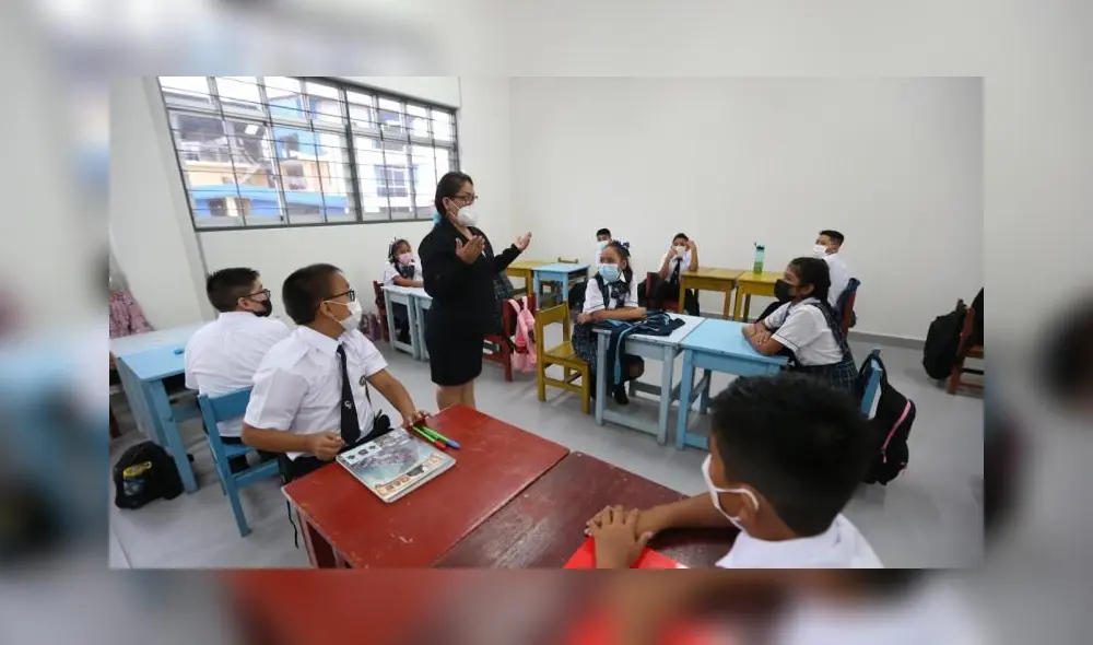 Más de 185.000 docentes y auxiliares contratados recibirán bonificación por escolaridad. Foto: Minedu