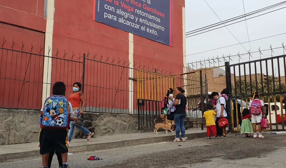 Colegio está ubicado en la tercera zona de Collique. Foto: Joel Robles / URPI – LR Colegio está ubicado en la tercera zona de Collique. Foto: Joel Robles / URPI – LR