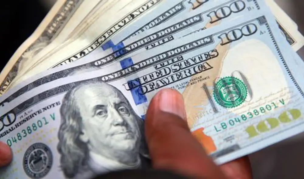 En la sesión de hoy el billete verde cayó -1,36%. Foto: Andina.