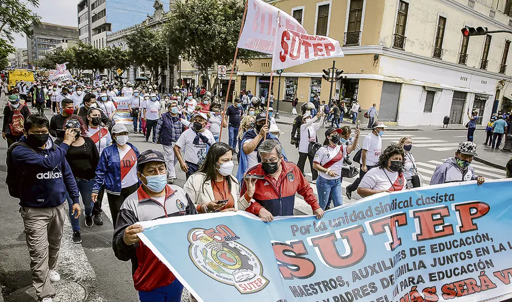 Docentes. Recibían 14% de un sueldo por año como CTS. Foto: John Reyes/ La República. Docentes. Recibían 14% de un sueldo por año como CTS. Foto: John Reyes/ La República.