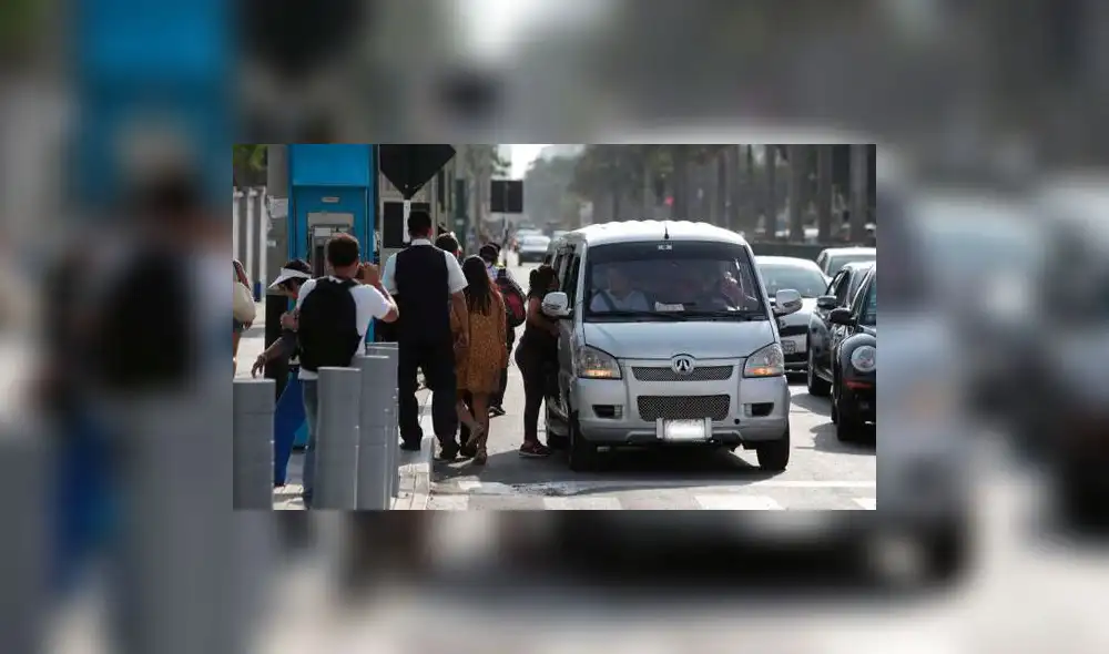 Combi colectiva secuestraba a sus pasajeros para robarle sus pertenencias. Foto: difusión.
