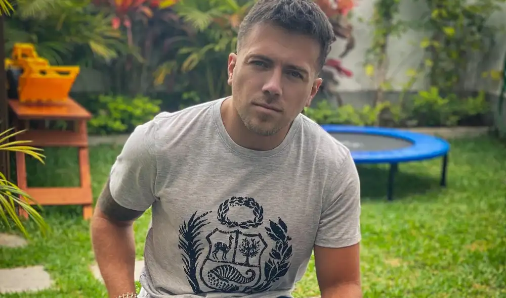 Julian Zucchi promociona su obra teatral con divertido anuncio. Foto: Instagram.