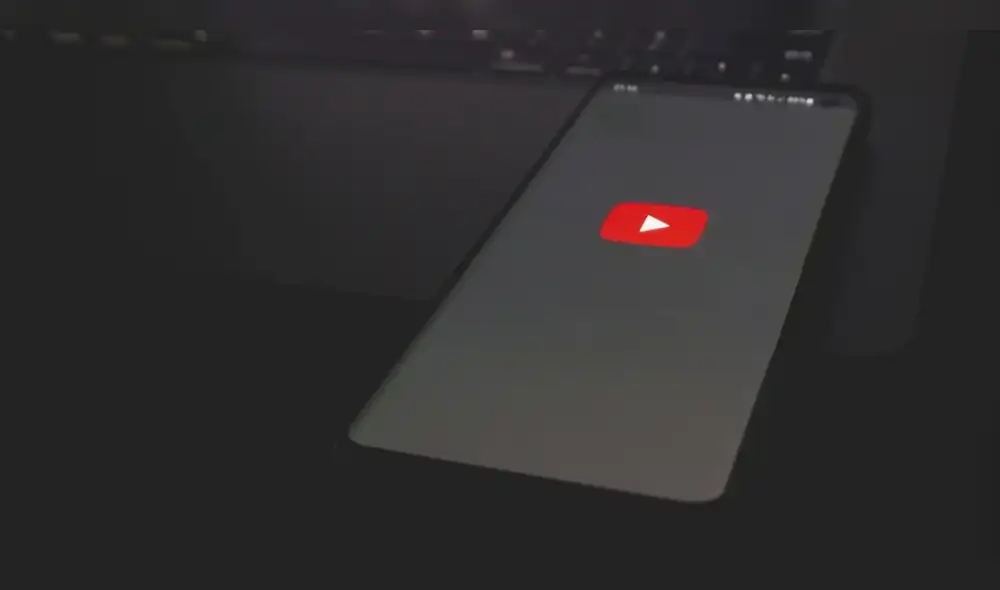 Conoce otras alternativas que te permitirán reproducir tus vídeos favoritos de YouTube con la pantalla de tu móvil bloqueada. Foto: Andro4all