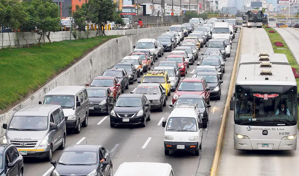 Caos. Ampliación de la vía Expresa reducirá el tiempo de viaje. Foto: Andina