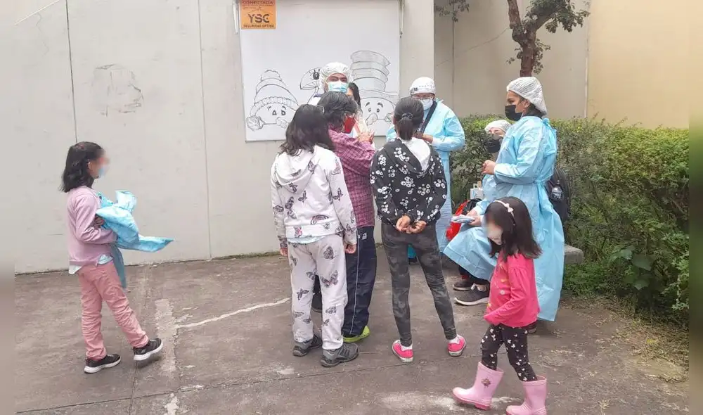 Cusco. Brigadas llegan a las viviendas cusqueñas para cerrar brechas de vacunación. Foto: Geresa Cusco