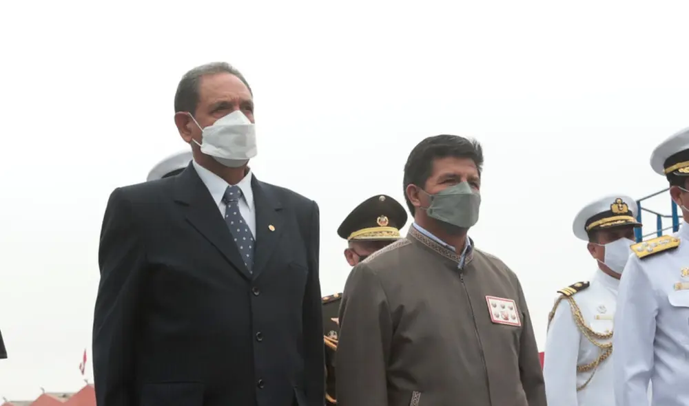 "Todos los días (el presidente Pedro Castillo) está viajando. Ayer estuvo en San Martín; hoy día va a estar en el norte del país”, dijo el ministro José Gavidia. Foto: Mindef "Todos los días (el presidente Pedro Castillo) está viajando. Ayer estuvo en San Martín; hoy día va a estar en el norte del país”, dijo el ministro José Gavidia. Foto: Mindef