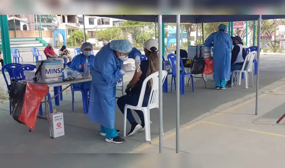 Vacunación de terceras dosis en Arequipa mejora día con día. Foto: URPI/Wilder Pari Vacunación de terceras dosis en Arequipa mejora día con día. Foto: URPI/Wilder Pari