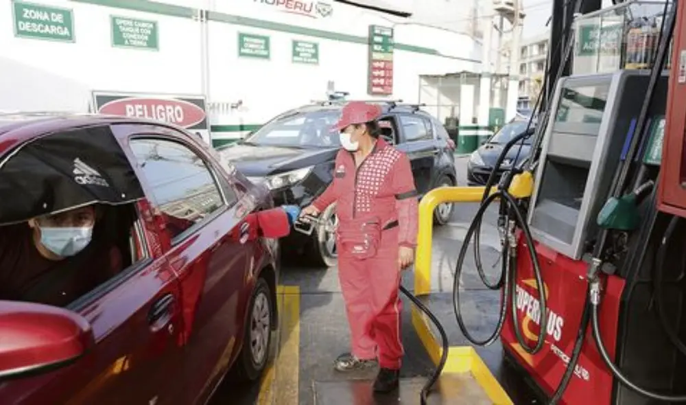 Precios de referencia el gasohol de 97 se mantiene en S/ 12,51. Foto: La República. Precios de referencia el gasohol de 97 se mantiene en S/ 12,51. Foto: La República.