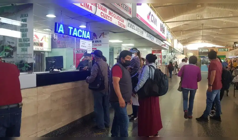 En un recorrido durante este lunes se evidenció que las empresas incrementaron ligeramente el precio de los boletos a estos destinos.. Foto: URPI/Alexis Choque En un recorrido durante este lunes se evidenció que las empresas incrementaron ligeramente el precio de los boletos a estos destinos.. Foto: URPI/Alexis Choque