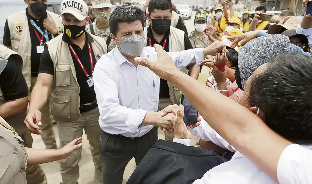 Sin futuro. Para la agencia financiera, el mandatario peruano demuestra inexperiencia, es impopular y no convence su lucha contra la corrupción. Foto: Marco Cotrina/La República Sin futuro. Para la agencia financiera, el mandatario peruano demuestra inexperiencia, es impopular y no convence su lucha contra la corrupción. Foto: Marco Cotrina/La República