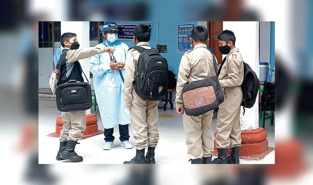 Controles. En colegios de Puno se suspendió clases por casos positivos en estudiantes. Foto: Juan Carlos Cisneros
